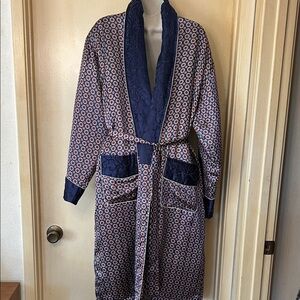 Jiangnan China Men’s Navy and Red Patterned Quilted Robe size L
